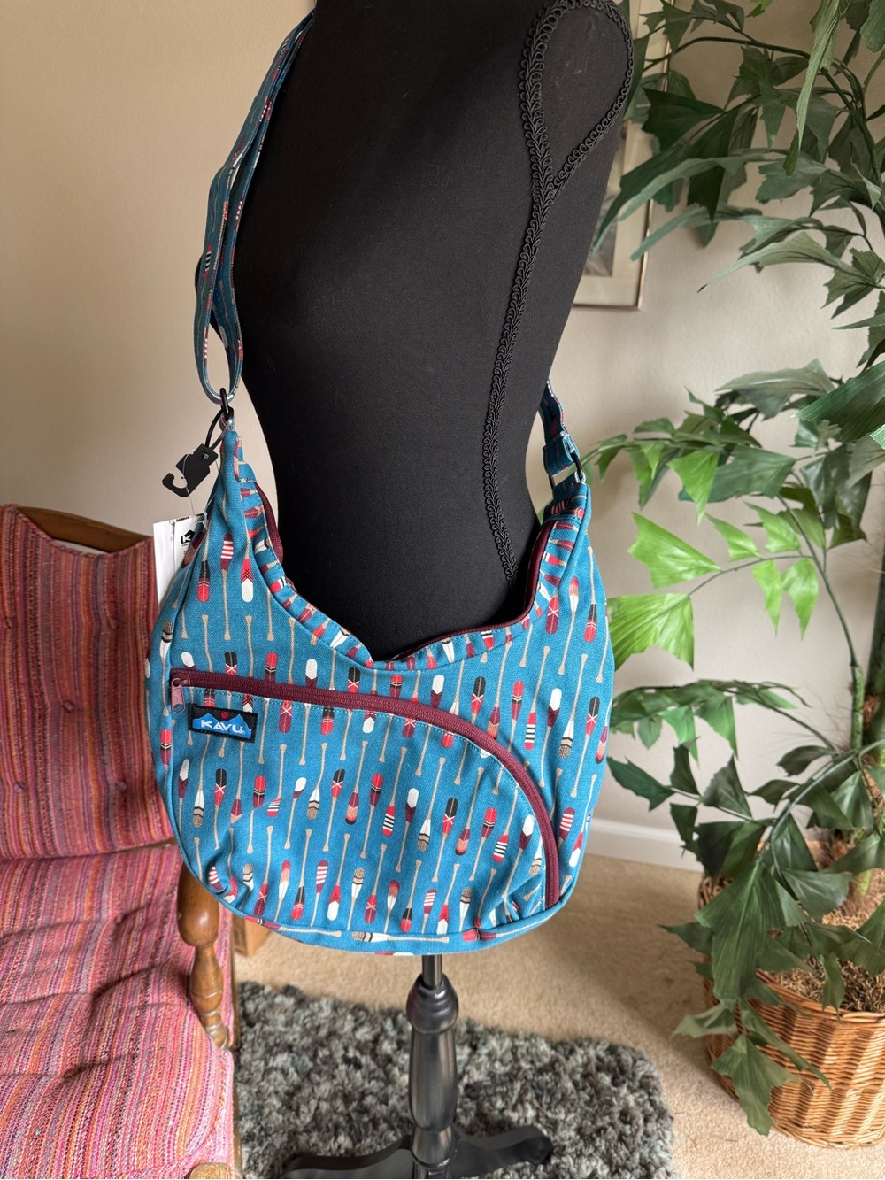 Kavu Teal Paddle-Print Shoulder Bag with Red and White Accents